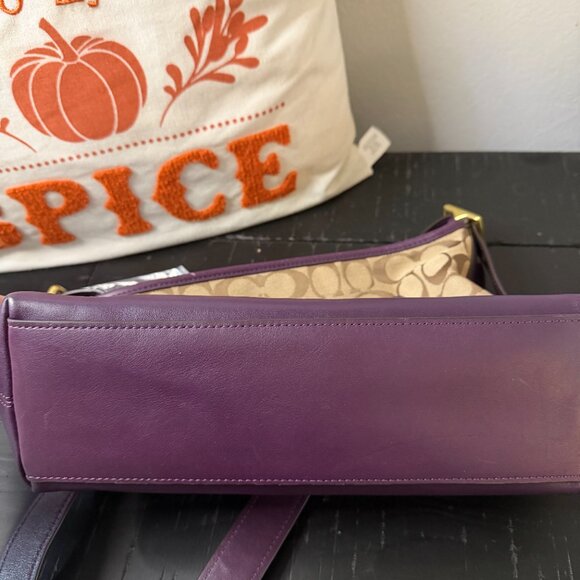 Coach Signature Bag - Picture 11 of 11